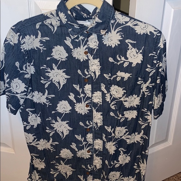 Old Navy Other - SM Old Navy Short Sleeve Button Up
